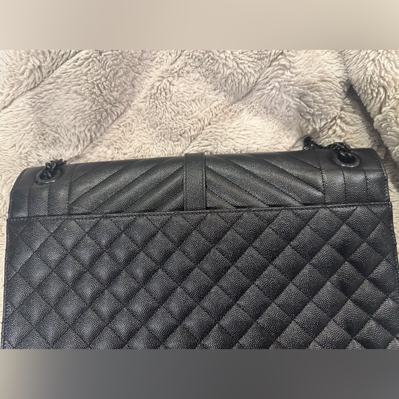 Saint Laurent Large Envelope Calfskin Leather shoulder Bag - Picture 12 of 12